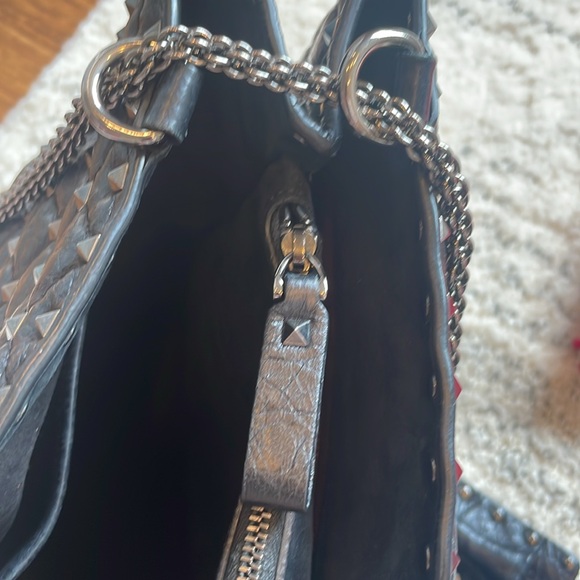 Valentino Garavani Rockstud Bag - Picture 8 of 9